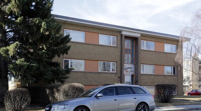 The Vanessa Apartments in Calgary, AB - Building Photo - Building Photo