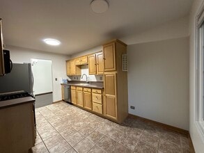 216 Charleston Ct in Schaumburg, IL - Building Photo - Building Photo