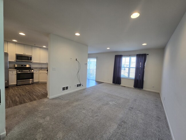 7106 Country Club Hills Dr in Fox Lake, IL - Building Photo - Building Photo