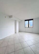 2630 SW 28th St in Miami, FL - Building Photo - Building Photo