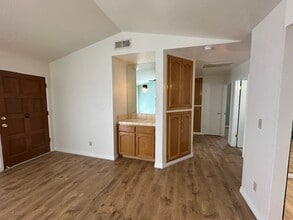 49400 River Park Rd in Oakhurst, CA - Building Photo - Building Photo