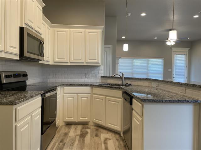 3311 Windcrest Dr in Granbury, TX - Building Photo - Building Photo