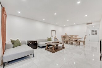 138 S Cypress Rd in Pompano Beach, FL - Building Photo - Building Photo