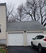 512 E Frech Ave, Unit 1 in Manville, NJ - Building Photo