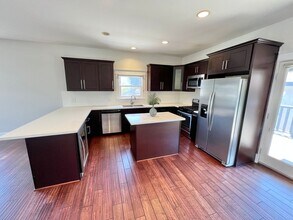 2534 E 7th St in Long Beach, CA - Building Photo - Building Photo