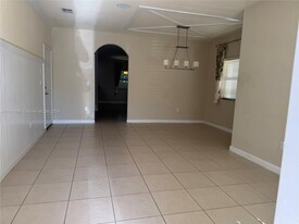 8885 SW 227th Terrace in Cutler Bay, FL - Foto de edificio - Building Photo