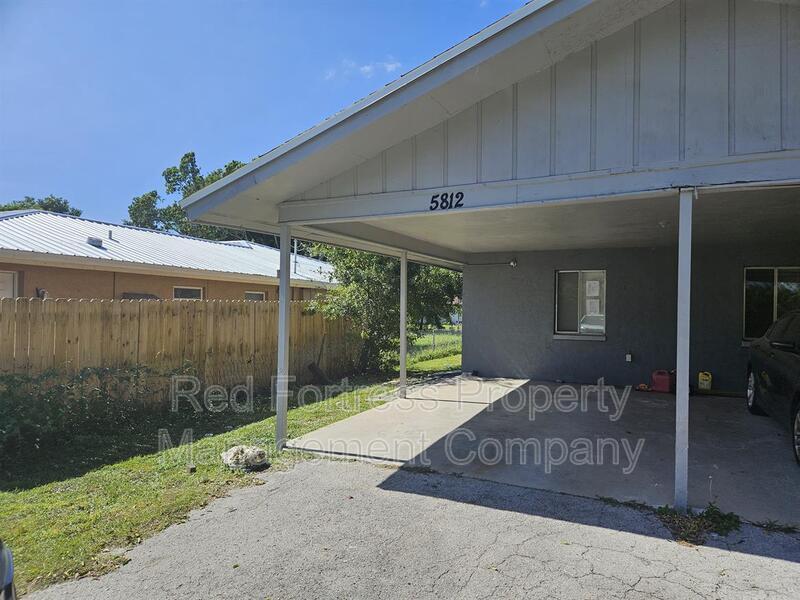 5812 Algiers St in Ft. Myers, FL - Building Photo