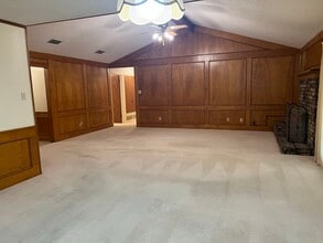 1364 N Dale Ave in Stephenville, TX - Building Photo - Building Photo