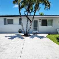 55 SW 77th Ave in Miami, FL - Building Photo