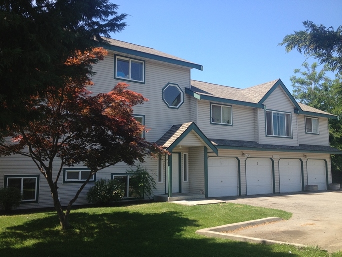 3452 W Lilac Ct in Post Falls, ID - Foto de edificio