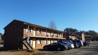 809 Meadow Ridge Ct Apartments