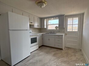 107 N Main St in Plymouth, CT - Building Photo - Building Photo