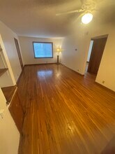 8223 W North Ave, Unit 3 in Wauwatosa, WI - Building Photo - Building Photo