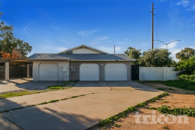 property at 1205 E Grove Cir