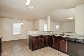 4730 War Horse Dr in San Antonio, TX - Building Photo - Building Photo