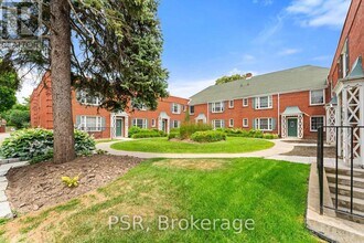 1335 Bayview Ave in Toronto, ON - Building Photo - Building Photo