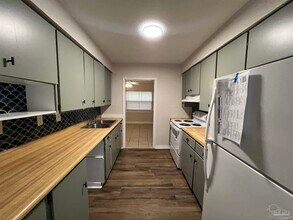 45 W Carver Dr in Pensacola, FL - Building Photo - Building Photo