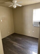 819 Mora St in Lockhart, TX - Building Photo - Building Photo