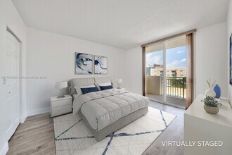 215 SW 42nd Ave, Unit 507 in Coral Gables, FL - Foto de edificio - Building Photo