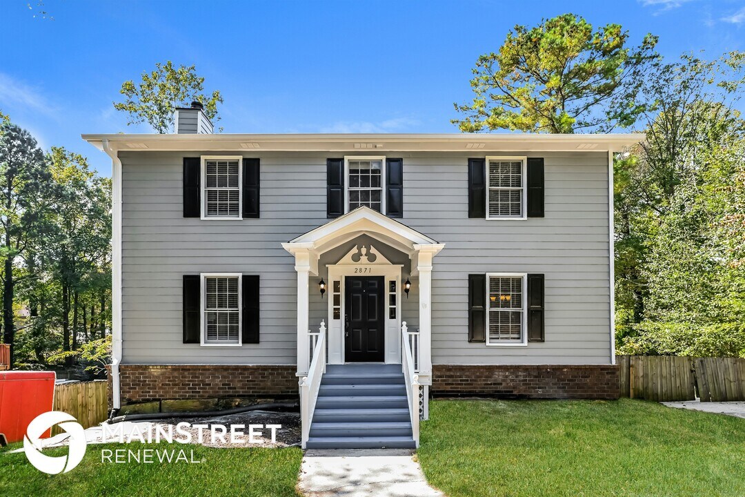 2871 Quinbery Dr in Snellville, GA - Building Photo