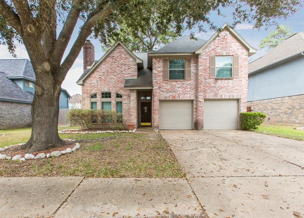 9022 Driftstone Dr in Spring, TX - Building Photo