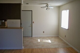 9917 Burline St in Sacramento, CA - Building Photo - Building Photo