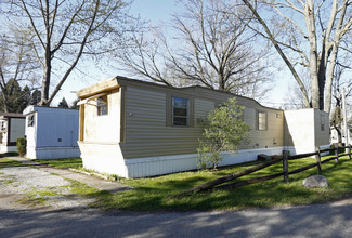 Acres Road Mobile Home Park in Sylvania, OH - Building Photo - Building Photo