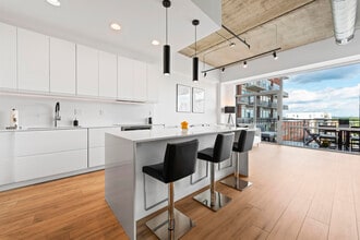 350 N Main St in Royal Oak, MI - Building Photo - Building Photo