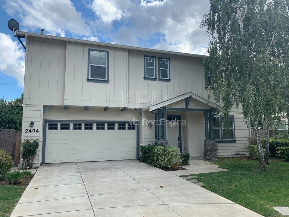 2494 Plymouth Oaks Ct in Stockton, CA - Building Photo