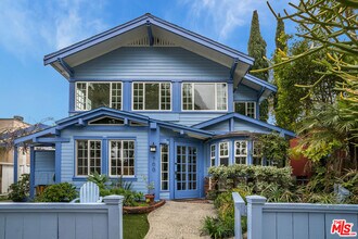 700 Angelus Pl in Los Angeles, CA - Building Photo - Building Photo