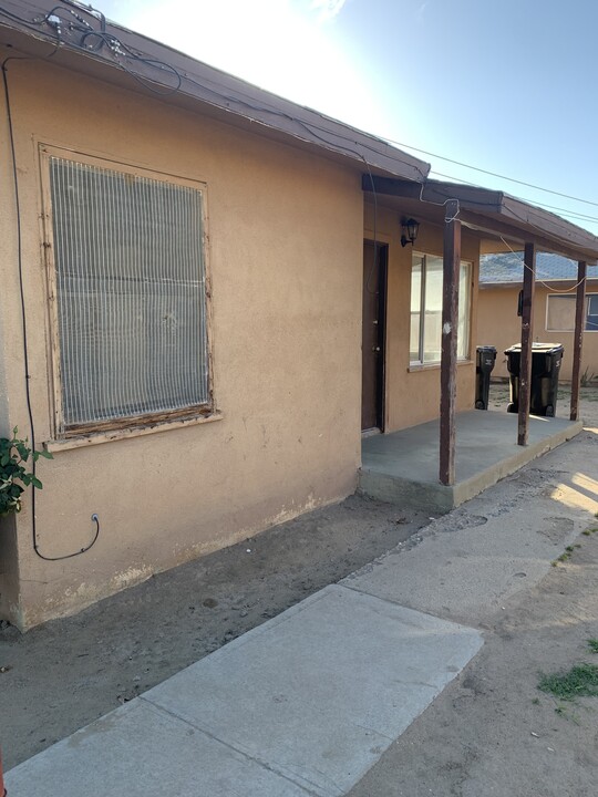 631 Pacific Ave in Shafter, CA - Building Photo