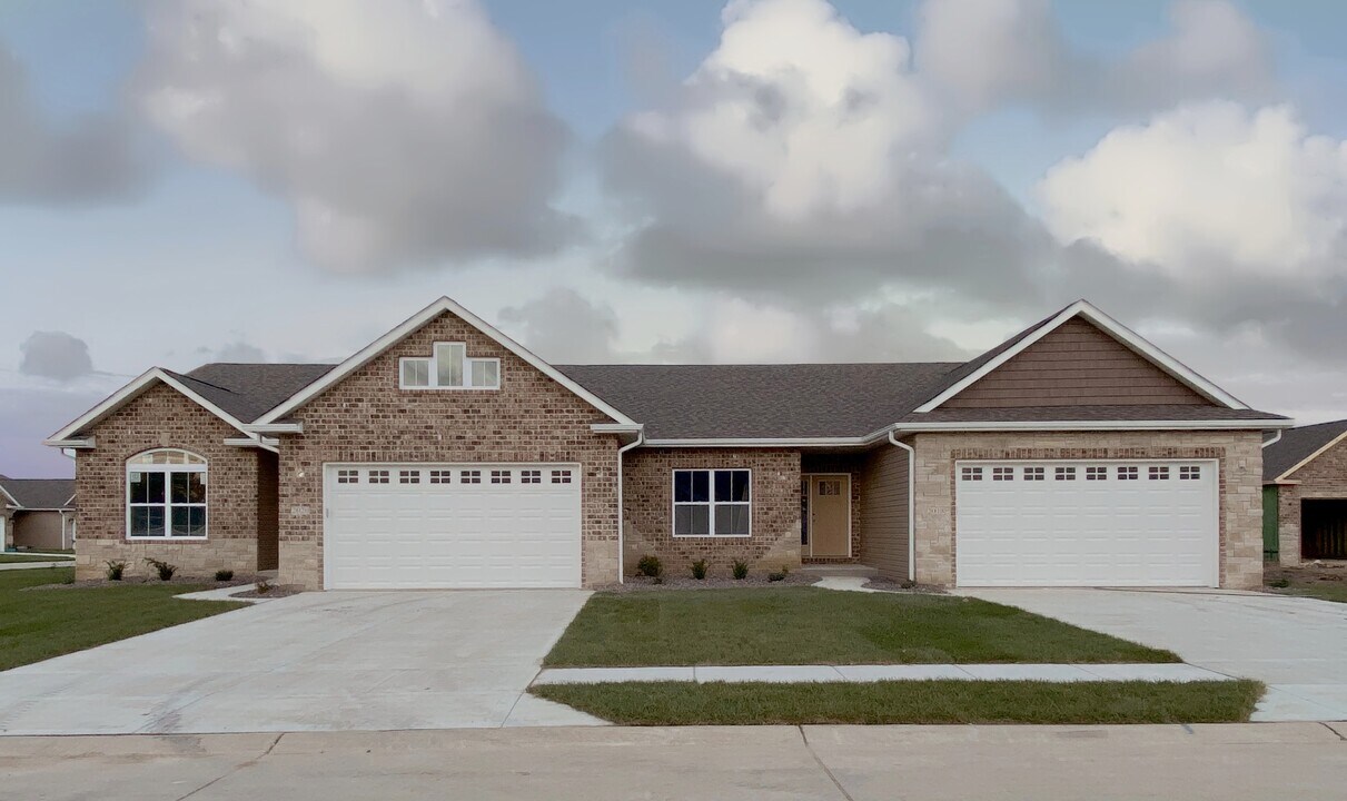 2001 Morning Side Pl, Unit 2001 in Maryville, IL - Building Photo