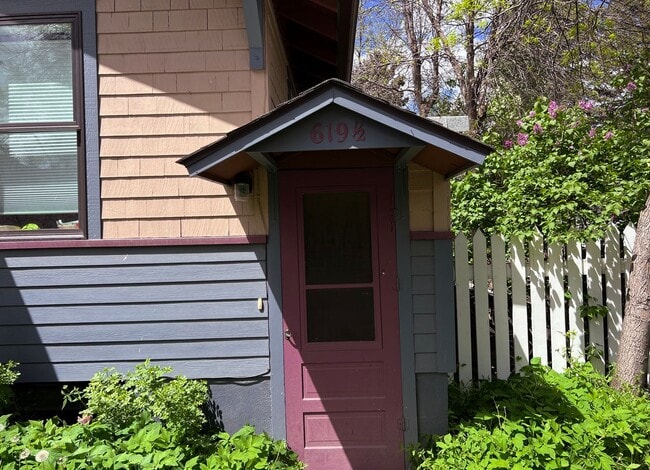 property at 619 W Harrison St