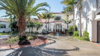 7390 Mar in La Jolla, CA - Building Photo