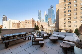420 W 25th St-Unit -7K in New York, NY - Building Photo - Building Photo