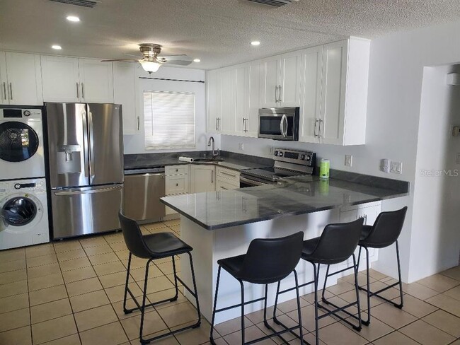 1020 70th St N in St. Petersburg, FL - Building Photo - Building Photo