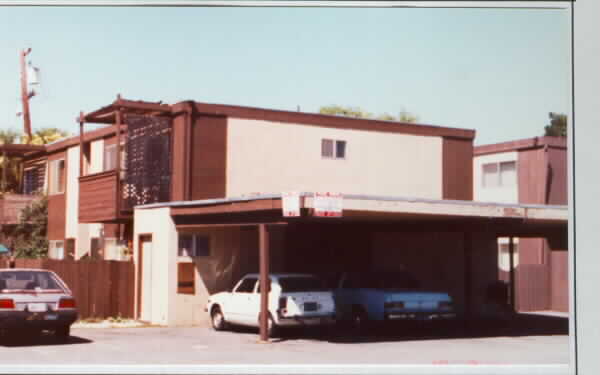 1910 Queens Rd in Concord, CA - Foto de edificio - Building Photo