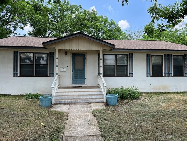 899B Harper Rd in Kerrville, TX - Building Photo - Building Photo