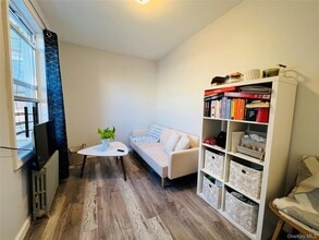 21-13-21-25 25th Rd in Queens, NY - Building Photo - Building Photo