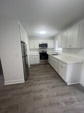 2221 Monroe St in Hollywood, FL - Building Photo - Building Photo