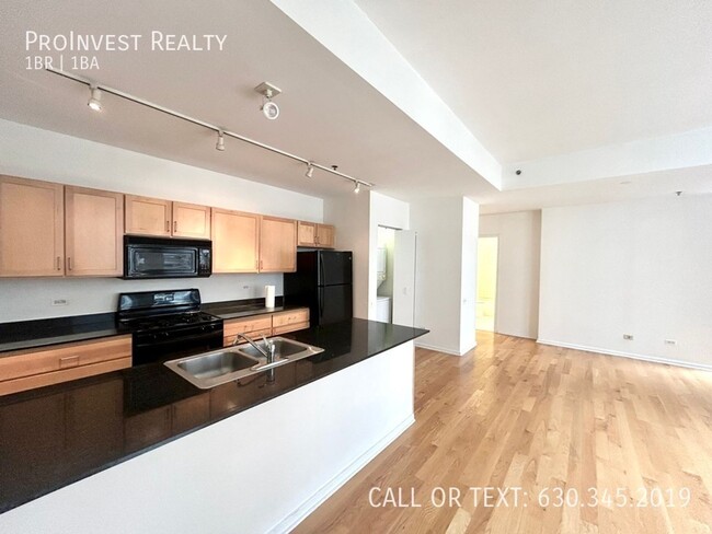 property at 5 N Wabash Ave