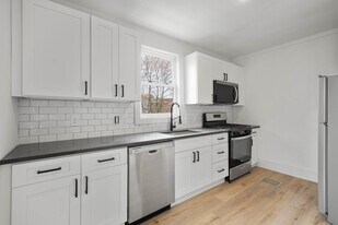 1125 McNeilly Ave in Pittsburgh, PA - Building Photo