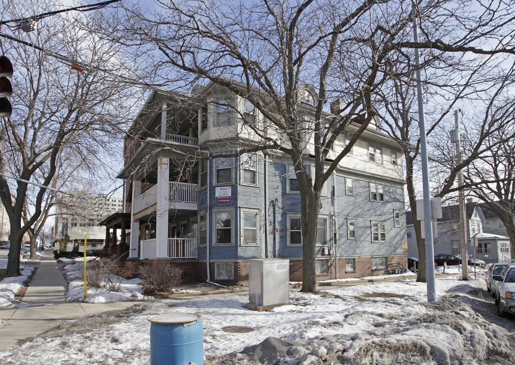 151 W Wilson St in Madison, WI - Foto de edificio