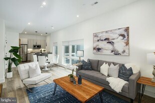 1421-23-1423 E Columbia Ave, Unit 303 in Philadelphia, PA - Building Photo