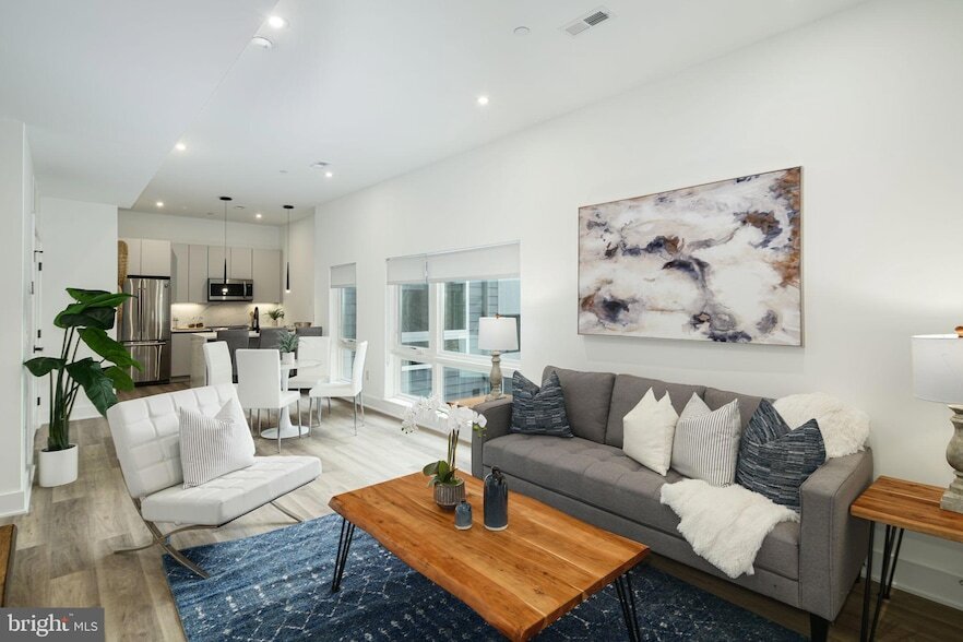 1421-23-1423 E Columbia Ave, Unit 303 in Philadelphia, PA - Building Photo