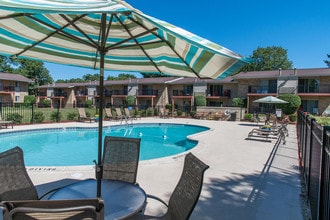 Spruce Knob Apartments in Ann Arbor, MI - Building Photo - Building Photo