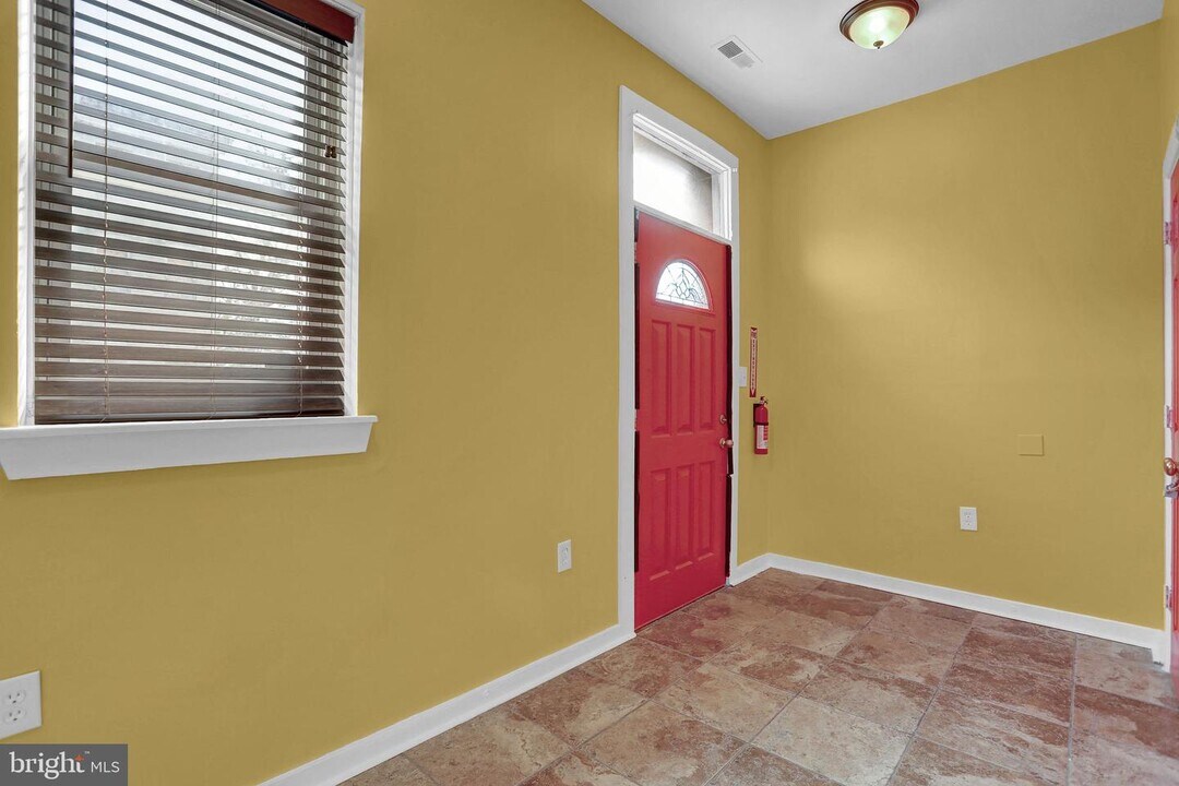 14 N Stricker St Photo