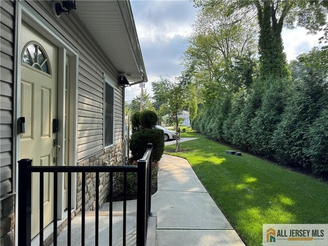 144 Harding Ave in Edison, NJ - Building Photo - Building Photo