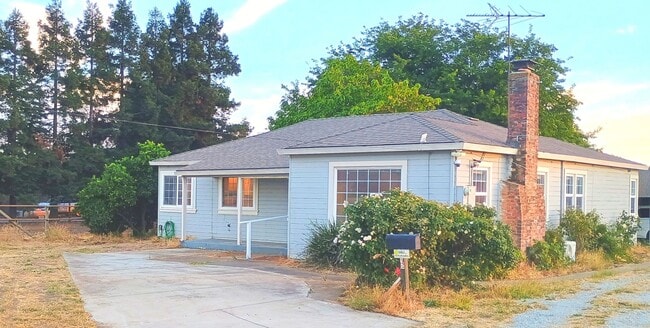 7305 Furlong Ave in Gilroy, CA - Building Photo - Building Photo
