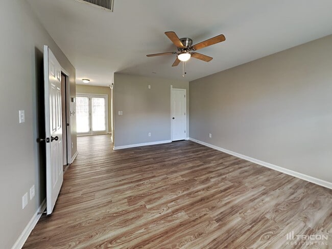 5526 Henderson Oaks Dr in Charlotte, NC - Foto de edificio - Building Photo